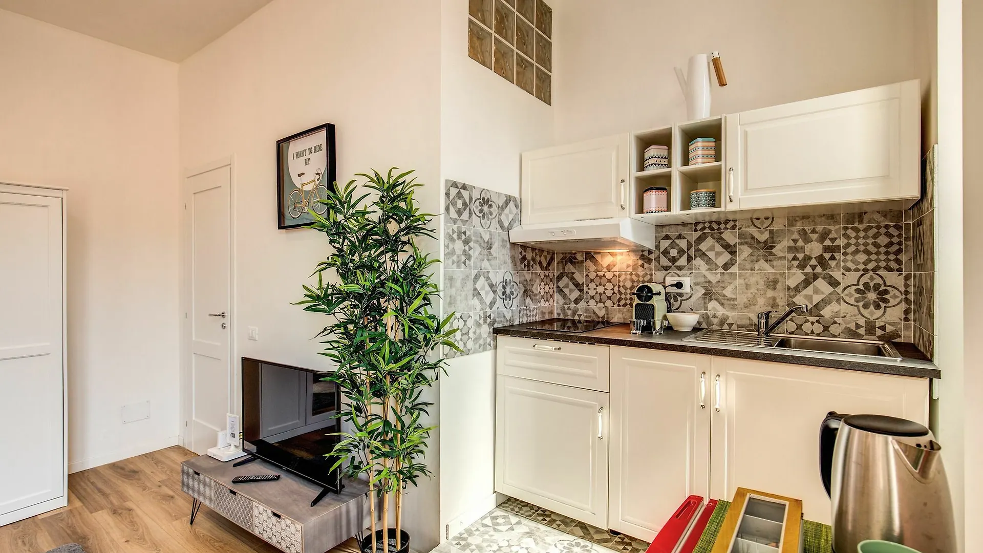 מילאנו Loreto Stylish Studio 0*,  איטליה