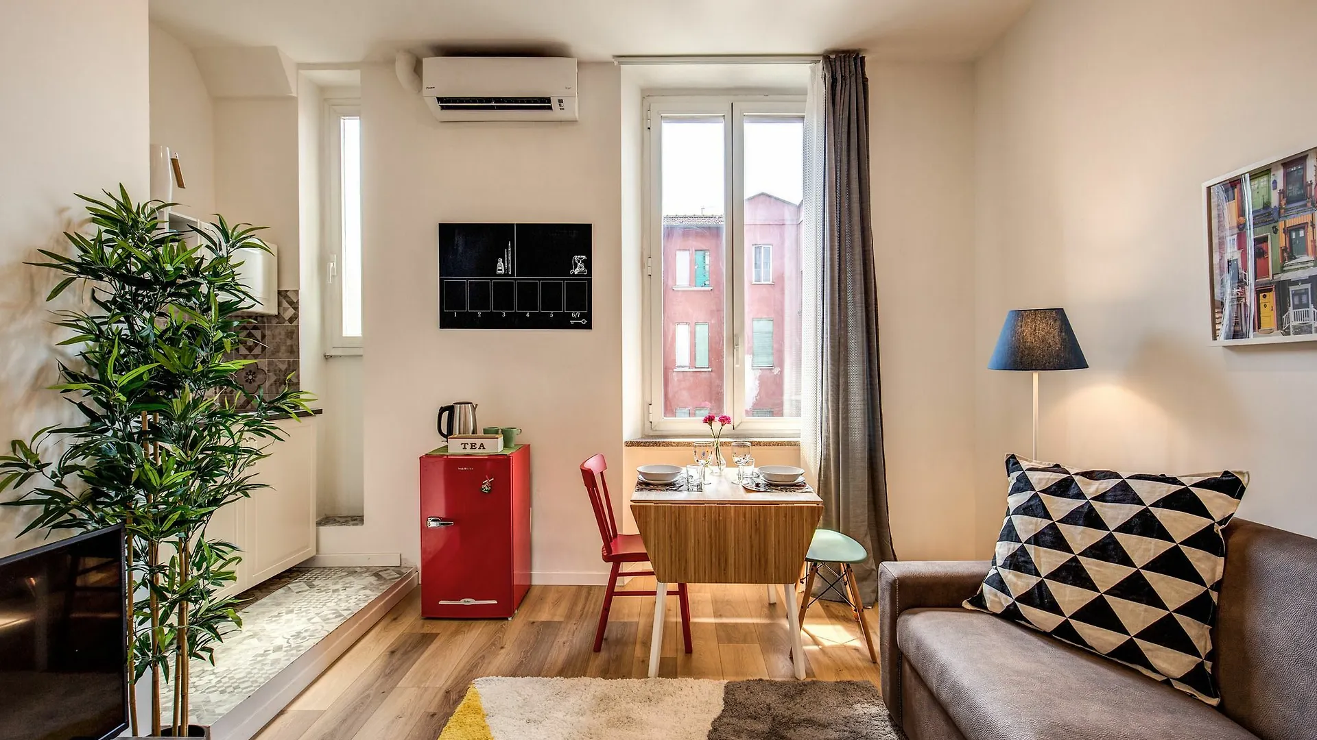 מילאנו Loreto Stylish Studio